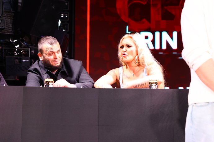 FOTO: Leo Beránek na tiskovce Clashe. – stránka 9