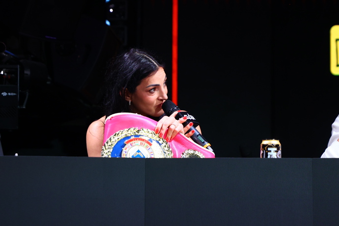 FOTO: Lucie Horváth Sedláčková vyzvala Hanku Gelnarovou. – stránka 9