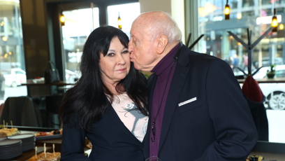 FOTO: Felix Slováček políbil Dagmar na tvář.