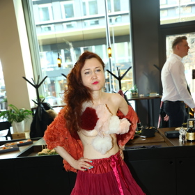 Eva Toulová poutala pozornost.