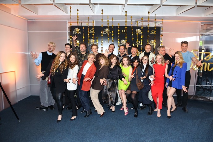 FOTO: Kompletní sestava tanečních párů 14. řady StarDance. – stránka 22