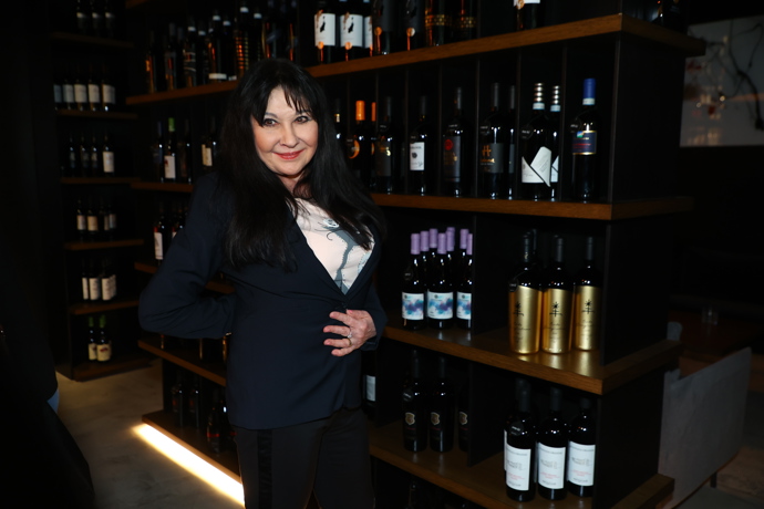 FOTO: Dagmar Patrasová. – stránka 16