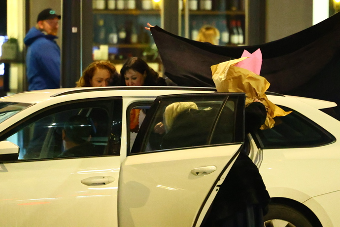 FOTO: Dagmar Patrasová odjíždí. – stránka 4