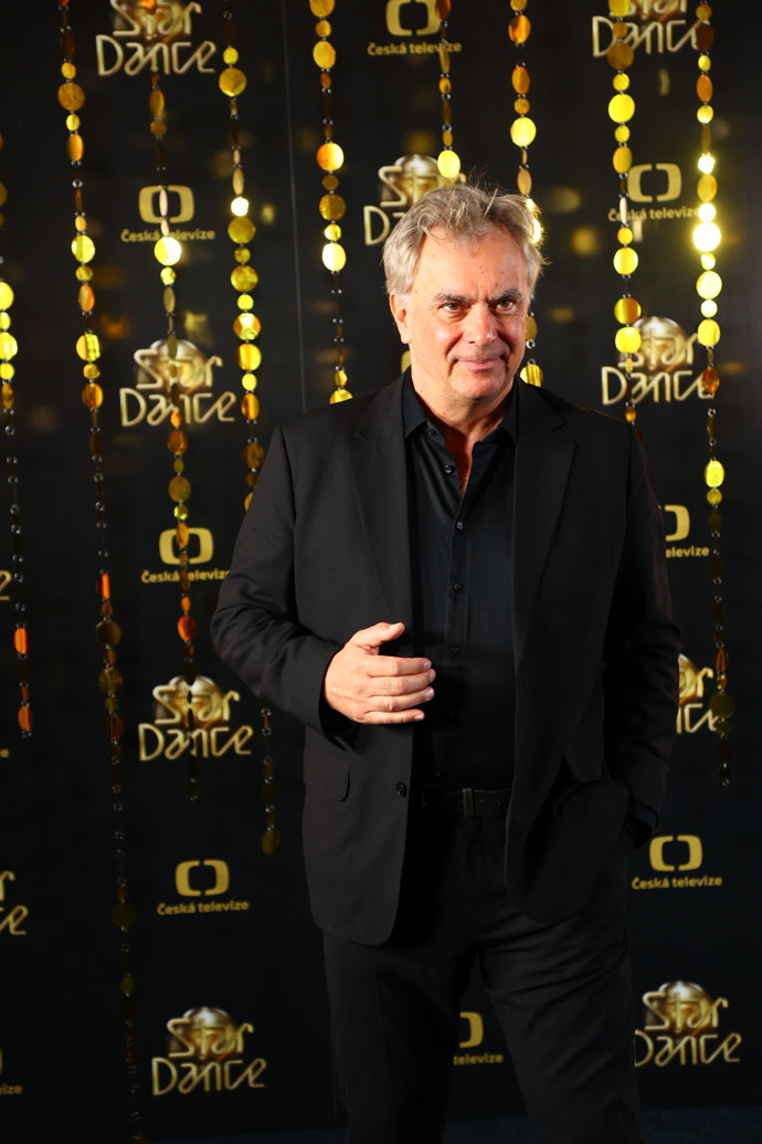 FOTO: Herec Tomáš Matonoha je tancem nepolíbený. – stránka 30