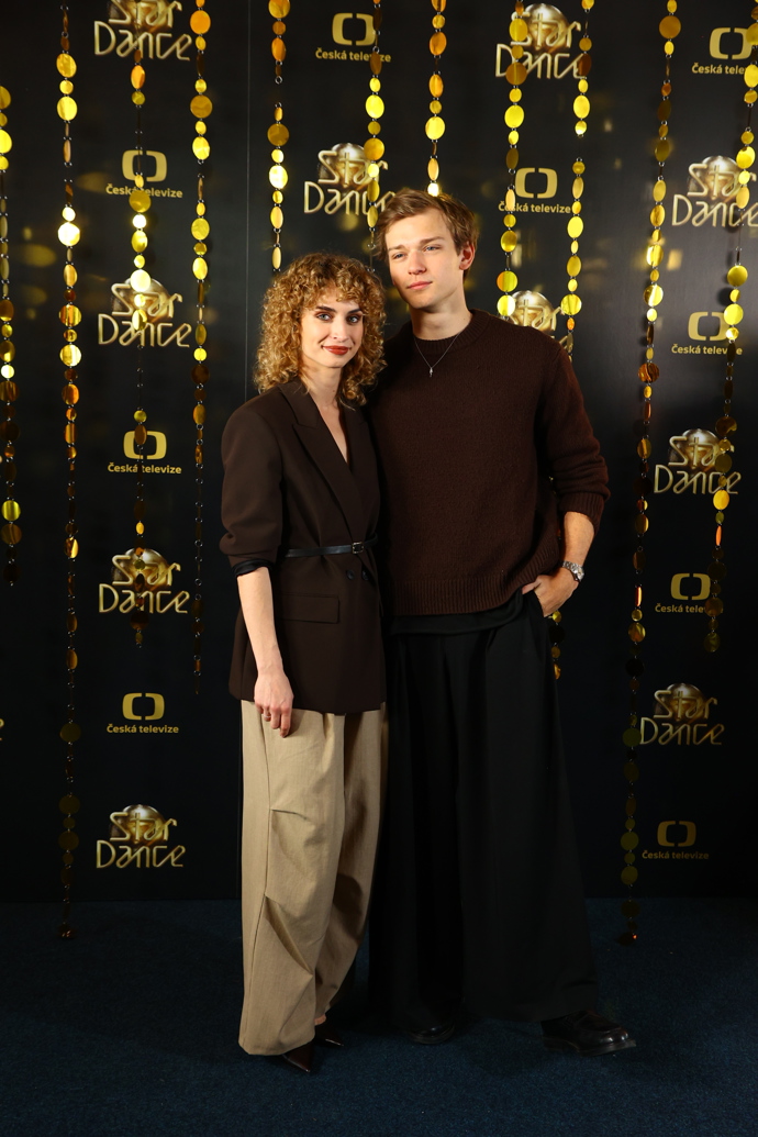 FOTO: Tanečnice Natálie Otáhalová a herec, zpěvák Tomas Sean Pšenička. – stránka 15