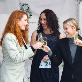 Kvůli náročné divadelní sezoně má sice volna minimum, ale každou chvíli tráví se svou polovičkou.