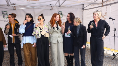 FOTO: Slavnostní zahájení výstavy živých tropických motýlů se neobešlo bez přípitku.