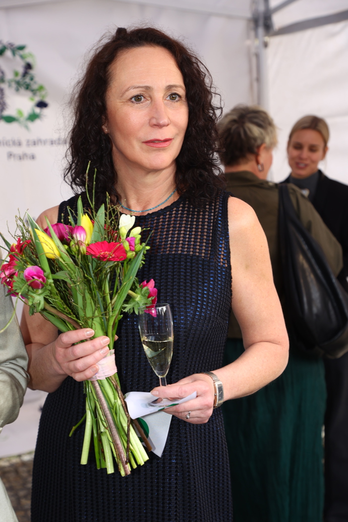 FOTO: Kristýna Frejová na slavnostním zahájení výstavy živých tropických motýlů nazvané Motýli: Umění přežít. – stránka 1