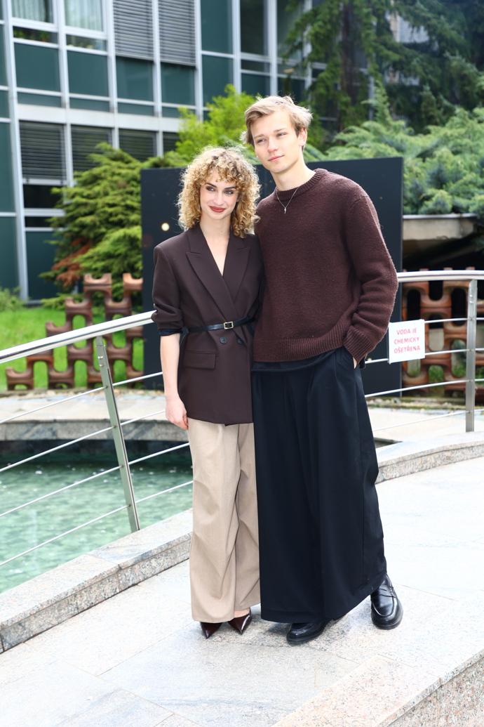 FOTO: Na taneční parket se vrací tanečnice Natálie Otáhalová. Po jejím boku nyní stane Tomas Sean Pšenička. – stránka 5