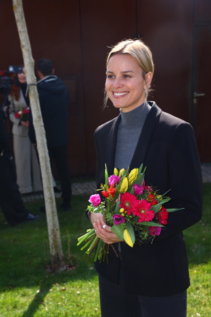 FOTO: S úsměvem prozradila, že letos bude dělat přísnou porotkyni pohodlně z gauče ve svém obýváku. – stránka 1