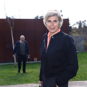 Sportovkyně Kateřina Neumannová na výstavě živých tropických motýlů.