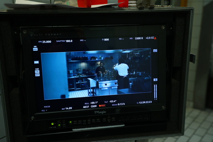 FOTO: Natáčení komediální gangsterky Trampantojo v Praze. – stránka 24