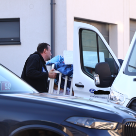 Stěhováci odvezli věci Lely Ceterové.