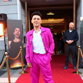 Na premiéru dokumentu Leoše Mareše dorazil zpěvák Jan Bendig. 