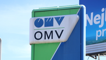 FOTO: Rakouská OMV se drží těsně pod povoleným vrcholem.