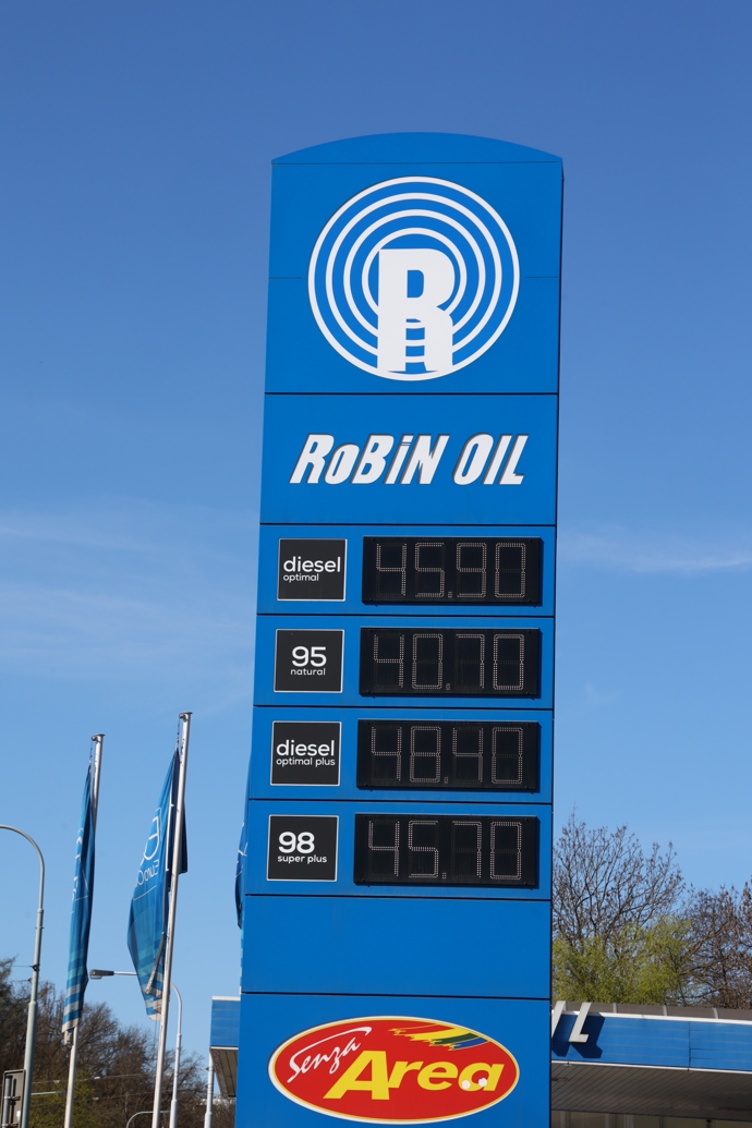 FOTO: Stanice Robin Oil boduje u zákazníků solidní cenou. – stránka 28