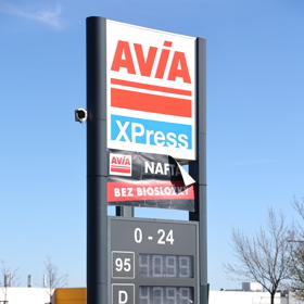 Nákupní centra lákají na mnohem příznivější částky za litr.