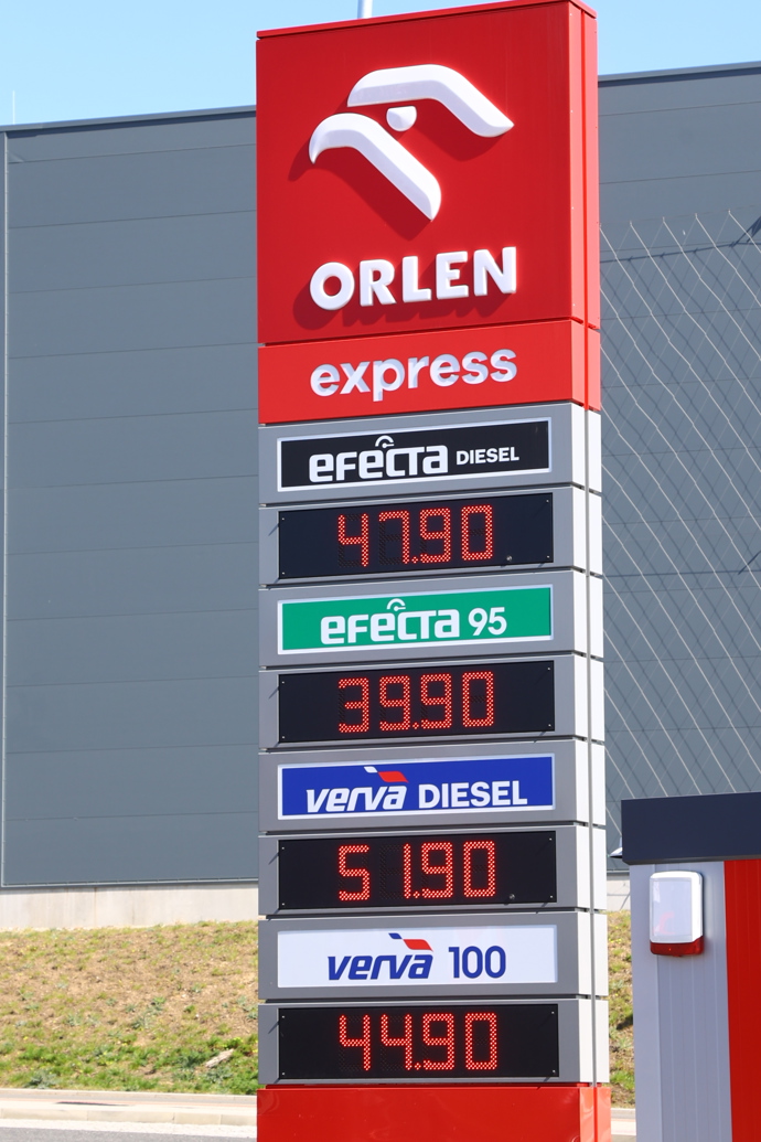 FOTO: Polský Orlen podstřelil ceny a benzin má pod 40 korun. – stránka 33