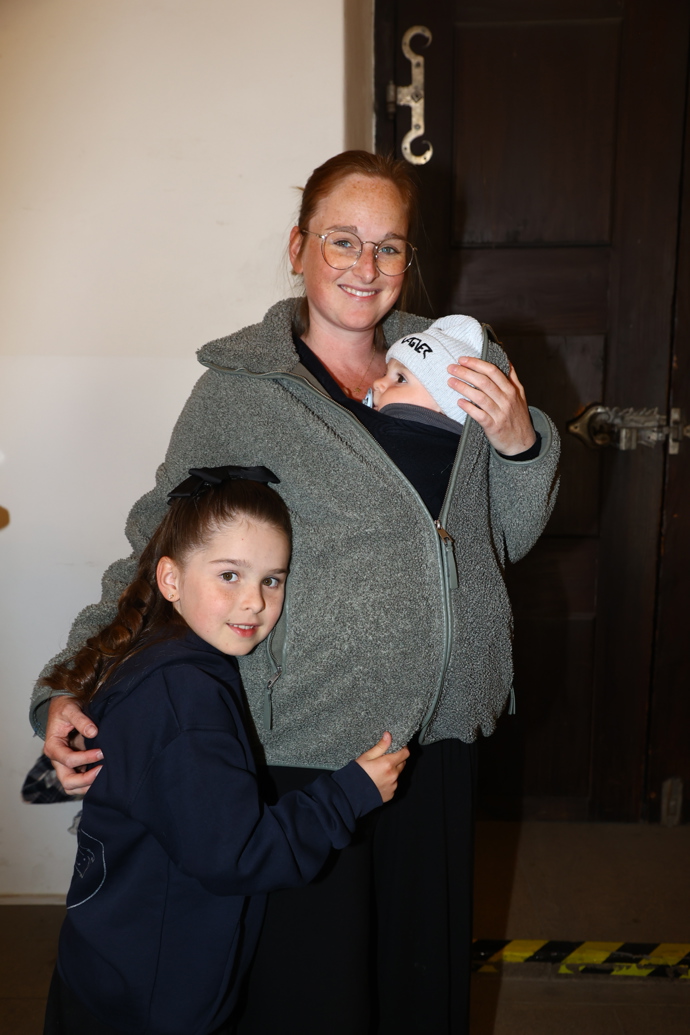 FOTO: Tereza Vágnerová s dětmi. – stránka 57