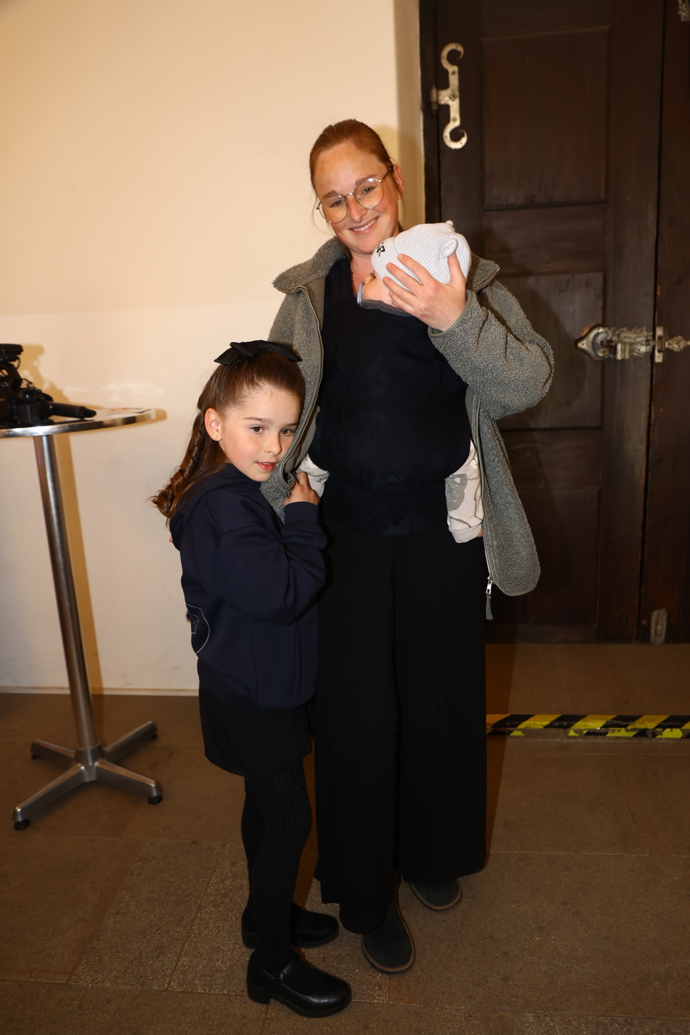 FOTO: Dcera Terezy Vágnerové zpívala ve sboru. – stránka 56