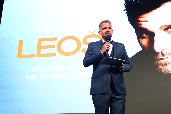 FOTO: Libor Bouček moderoval premiéru dokumentu o Leošovi Marešovi. – stránka 11