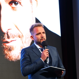 Libor Bouček na premiéře dokumentu Leoše Mareše.