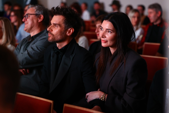 FOTO: Leoš Mareš se svou Monikou v hledišti. – stránka 1
