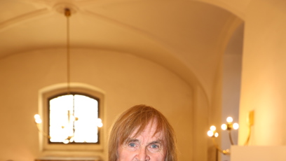 FOTO: Karel Vágner dorazil na vzpomínkový koncert k nedožitých 60. narozenin zpěvačky Ivety Bartošové.