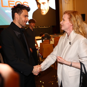 Leoš Mareš pozdravil Aňu Geislerovou. 