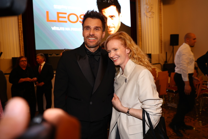 FOTO: Leoš Mareš a Aňa Geislerová. – stránka 14