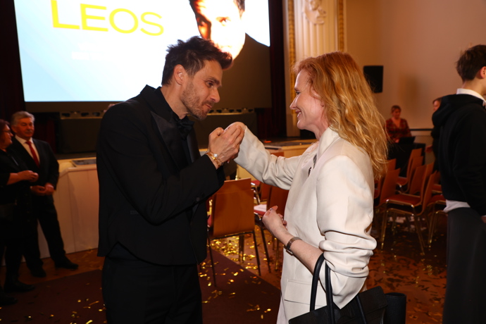 FOTO: Leoš Mareš s Aňou Geislerovou. – stránka 9