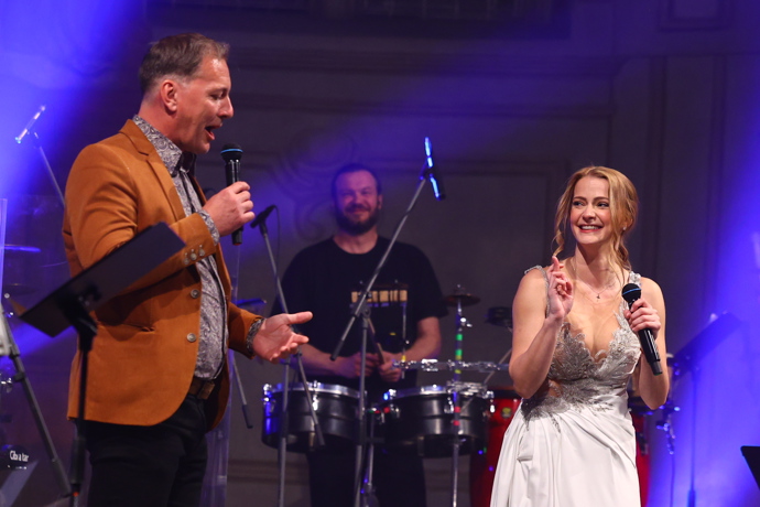 FOTO: Svým vystoupením Šárka Vaňková oživila vzpomínky na Ivetu Bartošovou. – stránka 2