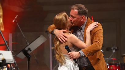 FOTO: Šárka Vaňková vyznala Petrovi na pódiu lásku.