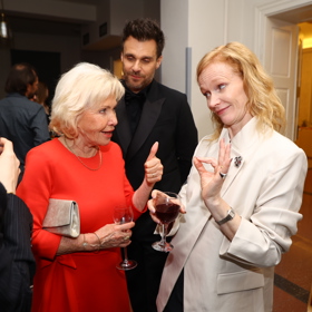 Lenka Marešová se na premiéře dlouze bavila s herečkou Aňou Geislerovou.