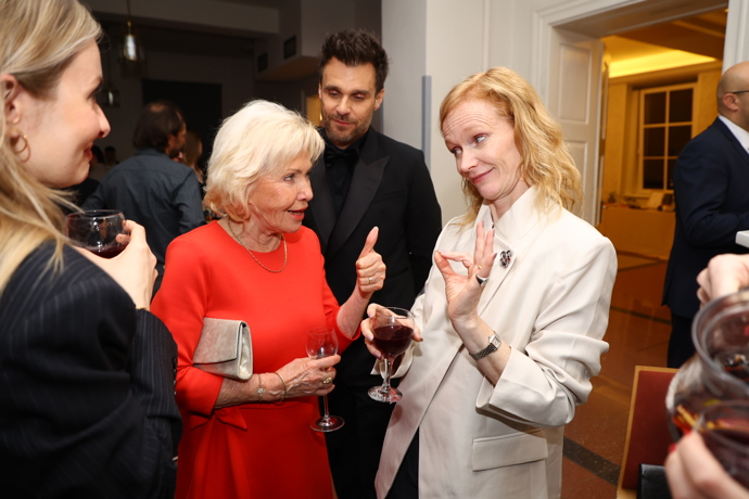 FOTO: Lenka Marešová se dlouze bavila s herečkou Aňou Geislerovou. – stránka 8