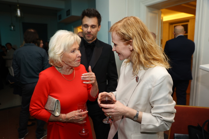 FOTO: Maminka Leoše s Aňou Geislerovou. – stránka 4