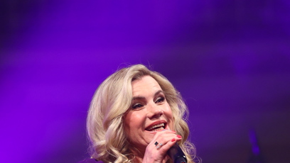 FOTO: Leona Machálková zazpívala na vzpomínkovém koncertu Ivety Bartošové.