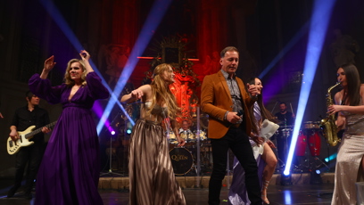 FOTO: Šárka Vaňková a Petr Vondráček spolu zazpívali hity Knoflíky lásky a Hej, pane diskžokej.