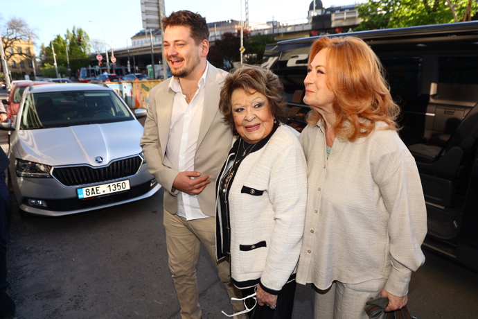 FOTO: Bylo vidět, že se na premiéru těší. – stránka 5