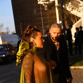 Rapperka Sharlota dorazila téměř nahá.