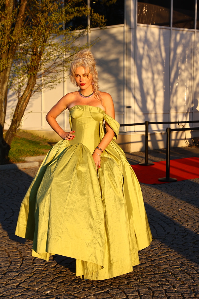 FOTO: Žofie Dařbujánová vsadila na šaty jak na ples. – stránka 7