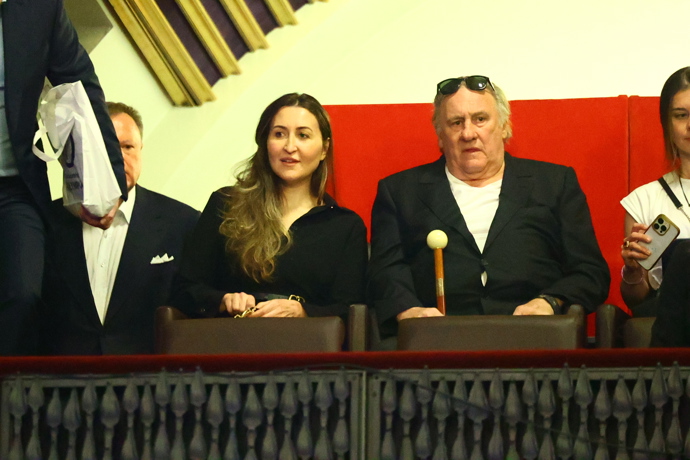 FOTO: Gérard Depardieu dorazil na veřejnou oslavu Jiřiny Bohdalové. – stránka 41