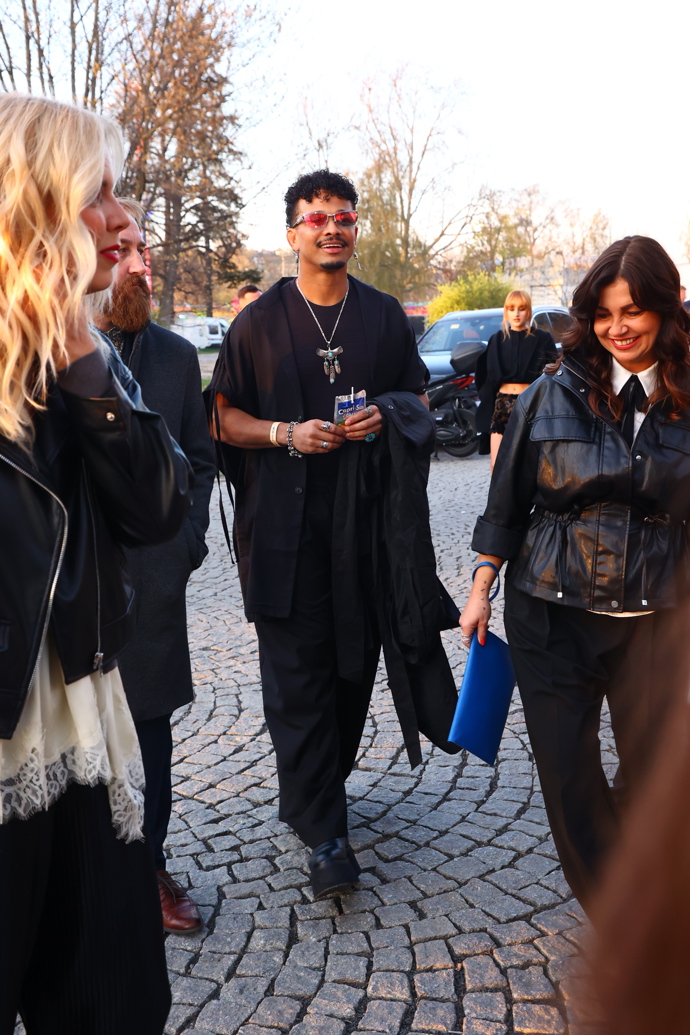 FOTO: Zpěvák Ben Cristovao přišel vysmátý. – stránka 3