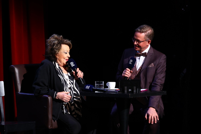 FOTO: Oslava narozenin Jiřiny Bohdalové. – stránka 69