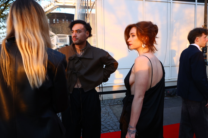 FOTO: Renne Dang dorazil s Natálií Halouzkovou. – stránka 21