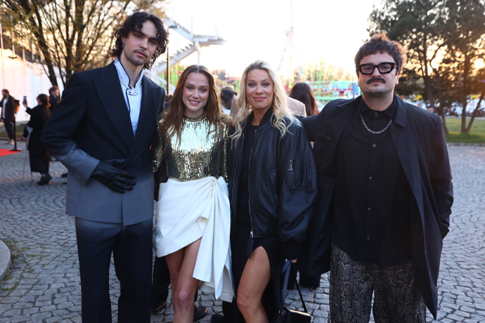 FOTO: Adam Pavlovčin s přáteli. – stránka 1