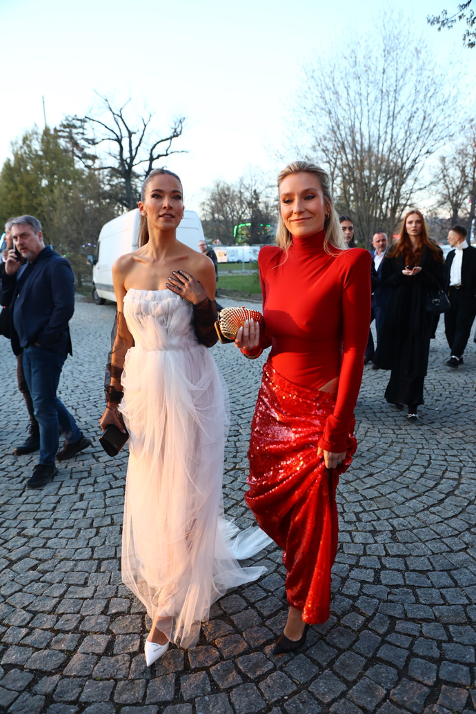 FOTO: Andrea Bezděková vsadila na bílé šaty. – stránka 6
