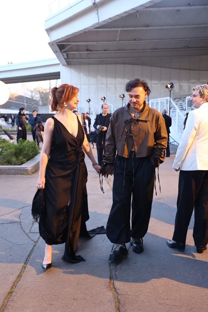 FOTO: Renne Dang v doprovodu Natálie Halouzkové. – stránka 16