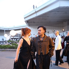 Renne Dang v doprovodu Natálie Halouzkové.