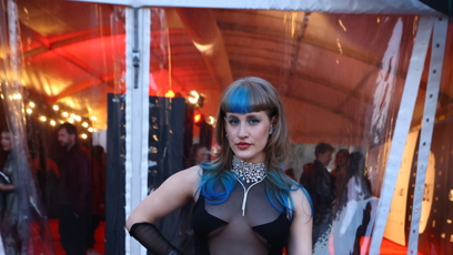 FOTO: Aiko vsadila na extravagantní model.